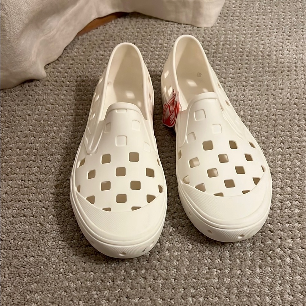 Vans Slip-On Trk shoe Men size 9, W size 10.5 NEW